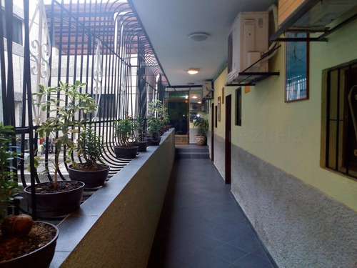 Hotel En Venta Macuto #24-24065 Johana Blanco