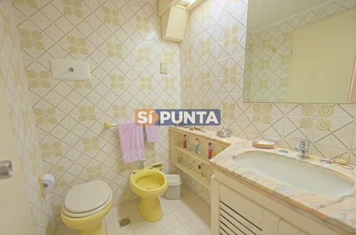 Imagen 5 de 20 de Departamento De 2 Dormitorios En Venta En Torre Con Todos Los Servicios
