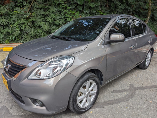 Nissan Versa 1.6 Advance