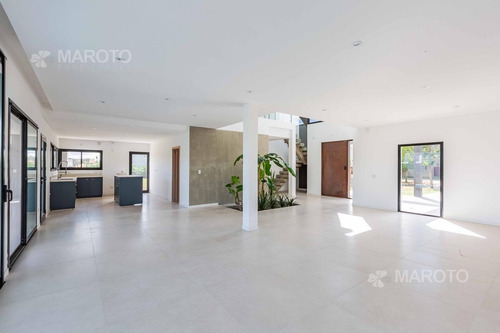Imagen 28 de 30 de Casa En Venta A La Laguna En Canton Norte- Maroto Propiedades-