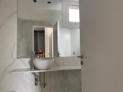 Venta De Departamento De 2 Ambientes En Yrigoyen Boulevard