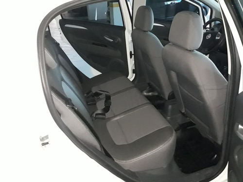 Vende-se Fiat Punto 1.4 Attractive Flex 5p