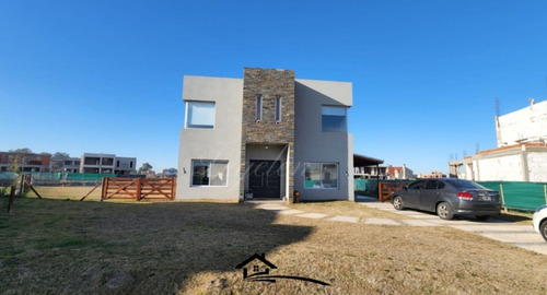 Imagen 1 de 14 de Casa En Alquiler En Lagos De San Eliseo