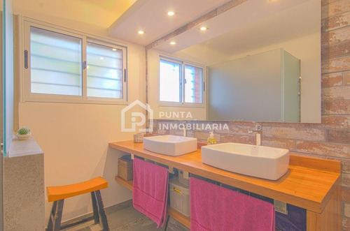Imagen 16 de 30 de Casa De 4 Dormitorios + Piscina En La Peninsula, Punta Del Este - Punta Del Este Mansa