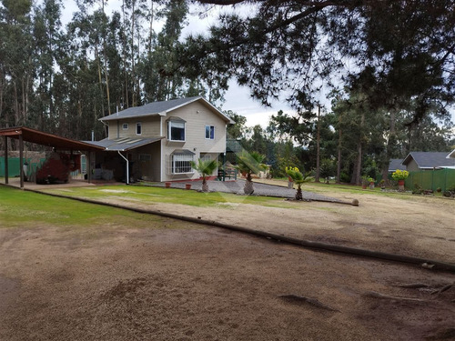 Casa En Venta De 4 Dorm. En Algarrobo