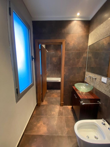 Sin Comision. Urgente!!! Escucho Oferta Razonable. Con Renta. Inmobiliarias Abstenerse.
