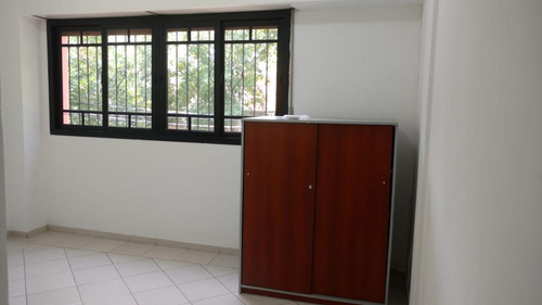 Imagen 10 de 30 de Deposito 3 Departamentos En Venta
