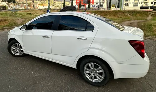 Chevrolet Sonic 1.6 Lt 5 p