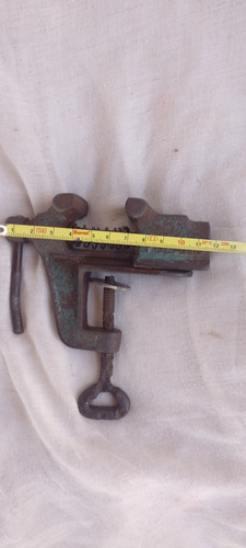 Torno Mini Morsa Antiga Poland Unica A Venda 13 Cm Funciona (Usado)