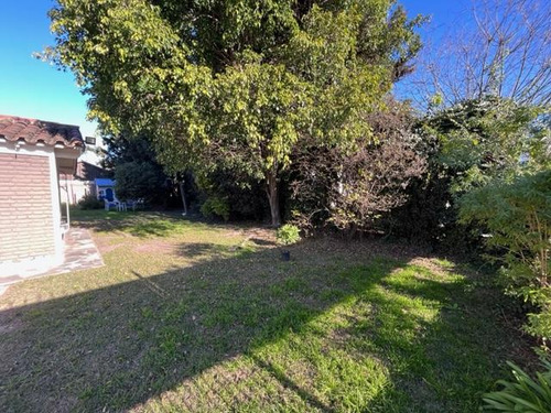 Casa En Claypole Con Hermoso Parque