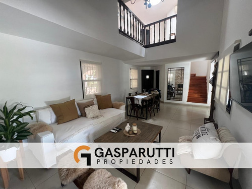 Casa En Venta Con Pileta En Aranjuez! Apto Credito
