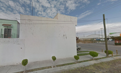 Casa En Recuperacion En La Colonia El Cantar Gto. Sh05