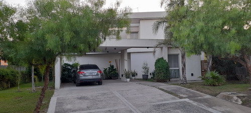 Dueño Vende.casa De Diseño A La Laguna En El Canton- Norte.