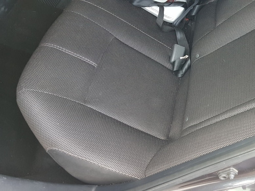 Imagen 3 de 12 de Sentra Gris Oxford 2016 Único Dueño