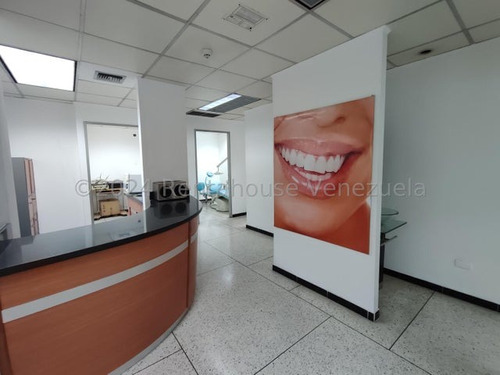 Jv Vende Clinica Odontologica Ubicada En La Torre Exterior, Las Acacias Valencia, Cuenta Con 5 Consultorios Equipados, 