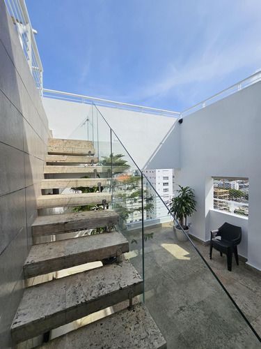 Penthouse De 3 Niveles En Ensanche Paraíso