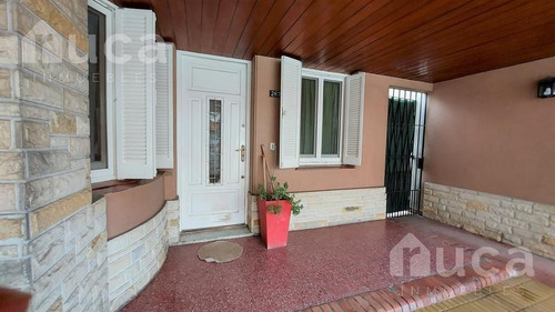 Imagen 11 de 12 de Encantadora Casa Con Jardín Y Terraza - Olivos