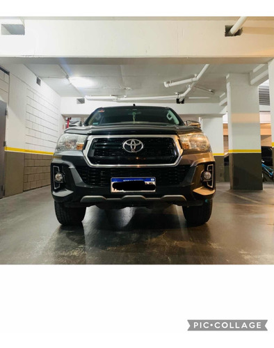 Imagen 2 de 16 de Toyota Hilux 2019 2.8 Cd Srv 177cv 4x2