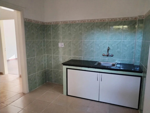 Se Alquila Casa De 3 Dormitorios En Villa Española