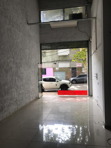 Imagen 9 de 10 de Venta Tres Locales Juntos Con Renta. Zona Mayorista