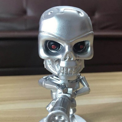 Imagen 2 de 4 de Figura De Calavera Bate Cabeza Terminator Carro Skpalace