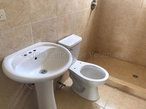 Imagen 6 de 8 de Townhouse En Venta Ubicado En El Conjunto Residencial Los Roques, Puerta Maraven