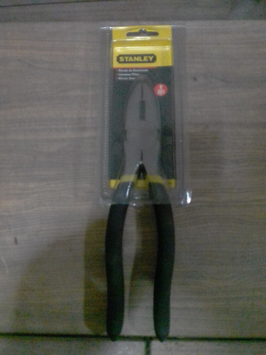 Alicate Electricista Profesional 8 (203mm) Stanley 84-056