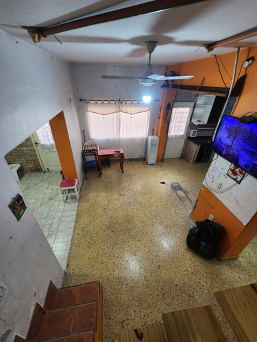 Casa En Venta - 3 Dormitorios 4 Baños - 280mts2 - Villa Lugano