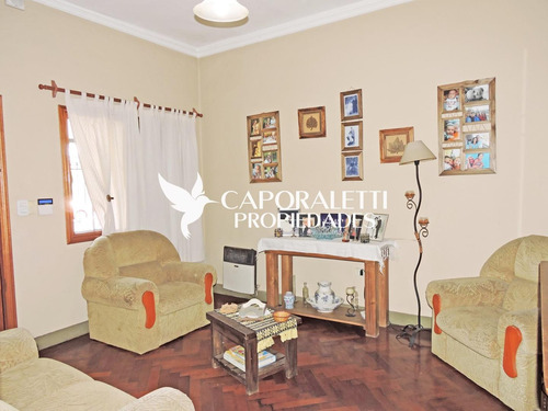 Imagen 7 de 30 de Casa En Venta 4 Ambientes Con Cochera Pileta Parque Banfield