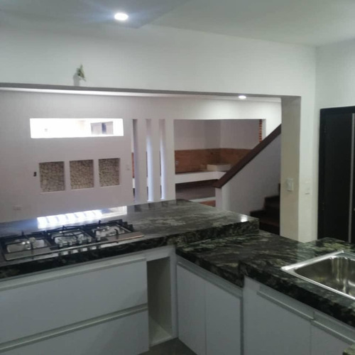 Imagen 2 de 14 de Townhouse En Venta Valles De Camoruco
