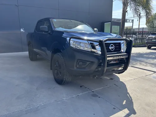 Nissan NP300 2.4 Doble Cabina Se Aa Pack Seg Mt