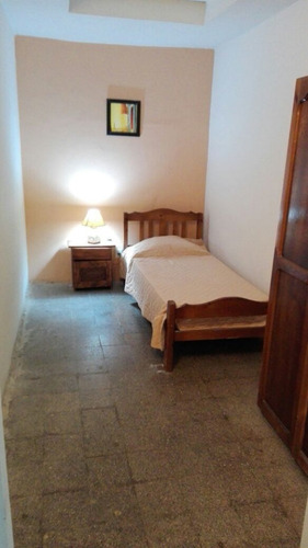 Hogar Estudiantil Habitaciones Individuales Y Compartidas,