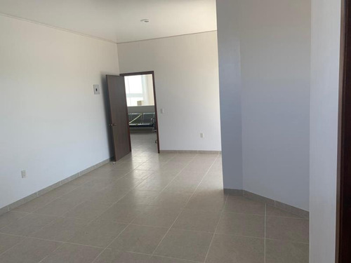 Imagen 4 de 5 de Oficina Comercial En Renta Candelaria