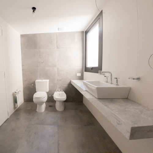 Imagen 6 de 10 de Exclusivo Departamento 4 Amb Con Terraza