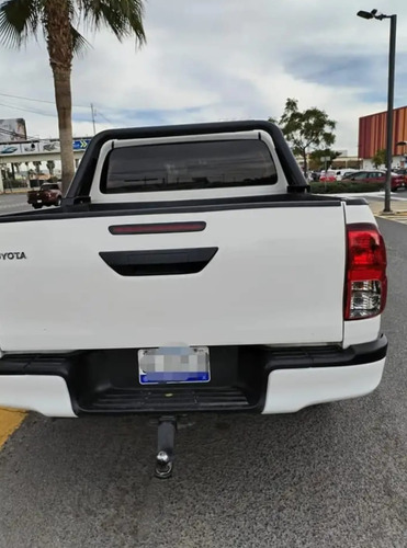 Toyota Hilux 2.7 Cabina Doble Sr Mt