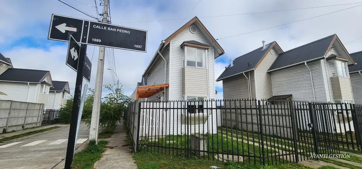Imagen 1 de 21 de Casa En Arriendo Amoblada De 2 Pisos En Frutillar Alto