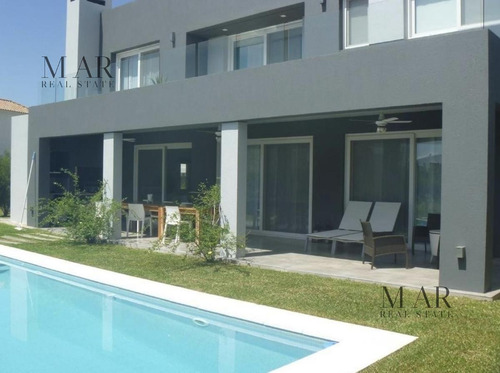 Imagen 9 de 18 de Casa En Venta En Barrio Los Lagos