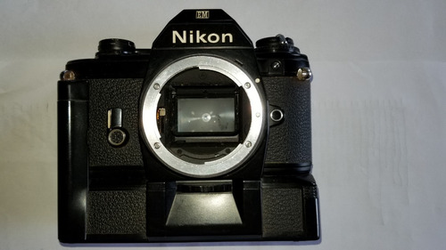 Nikon  Em Series C/ Avançador Automático De Filme Sem Lentes