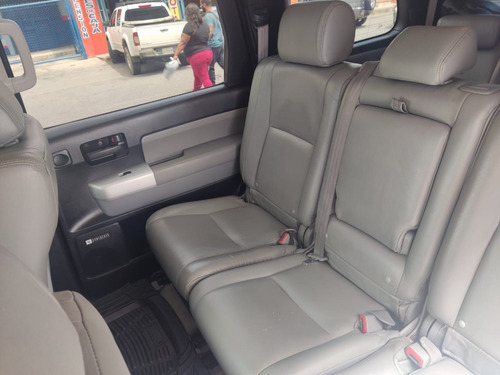 Imagen 8 de 10 de Toyota Sequoia