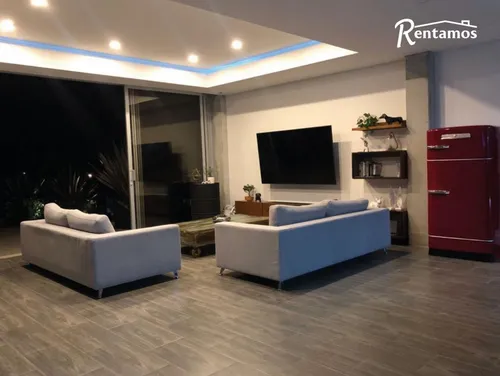 Casa En Venta En Loma Del Escobero. Cod V11467