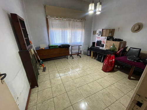 Castelar Norte Casa De 3 Ambientes Con Terreno Apta Crédito