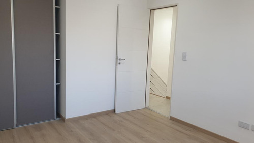 Imagen 14 de 15 de Duplex De 4 Ambientes Con Cochera En Ituzaingó Norte