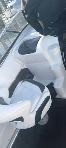 Imagen 10 de 11 de Custon 25 Daycruiser Lancha Cuddy