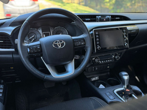 Toyota Hilux 2.8 D-4D TURBO DIESEL CD SR 4X4 AUTOMÁTICO