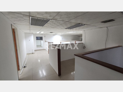 Imagen 7 de 13 de Calle Carabobo, Galpon En Venta
