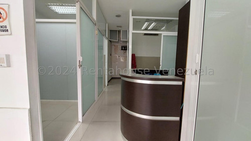 Local En Alquiler Los Chaguaramos Mls 24-20494