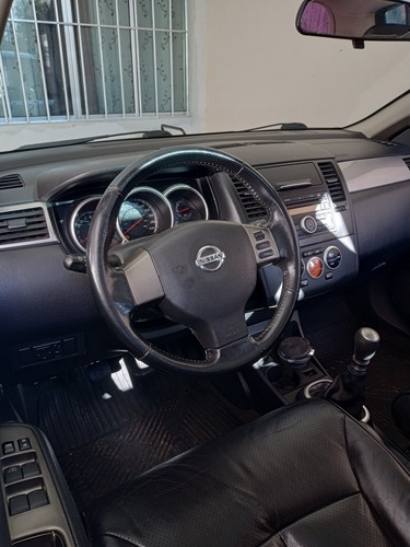 Imagem 2 de 12 de Nissan Tiida 2012 1.8 Sl Flex 5p
