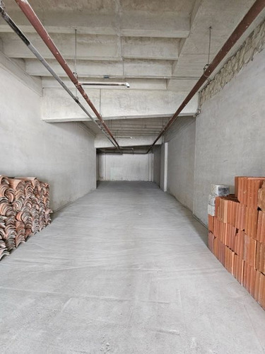 Edificio Comercial En Venta 3.400 M2 - Urb. Las Mercedes