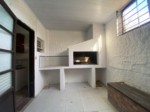 Apartamento A La Venta En Ituzaingó De Dos Dormitorios Y Con Parrillero