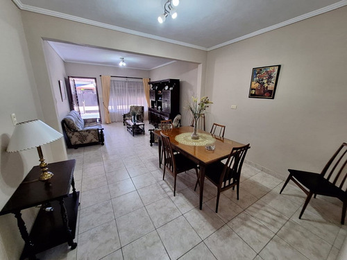 Casa Multifamiliar Venta 7 Amb. Banfield Permuta